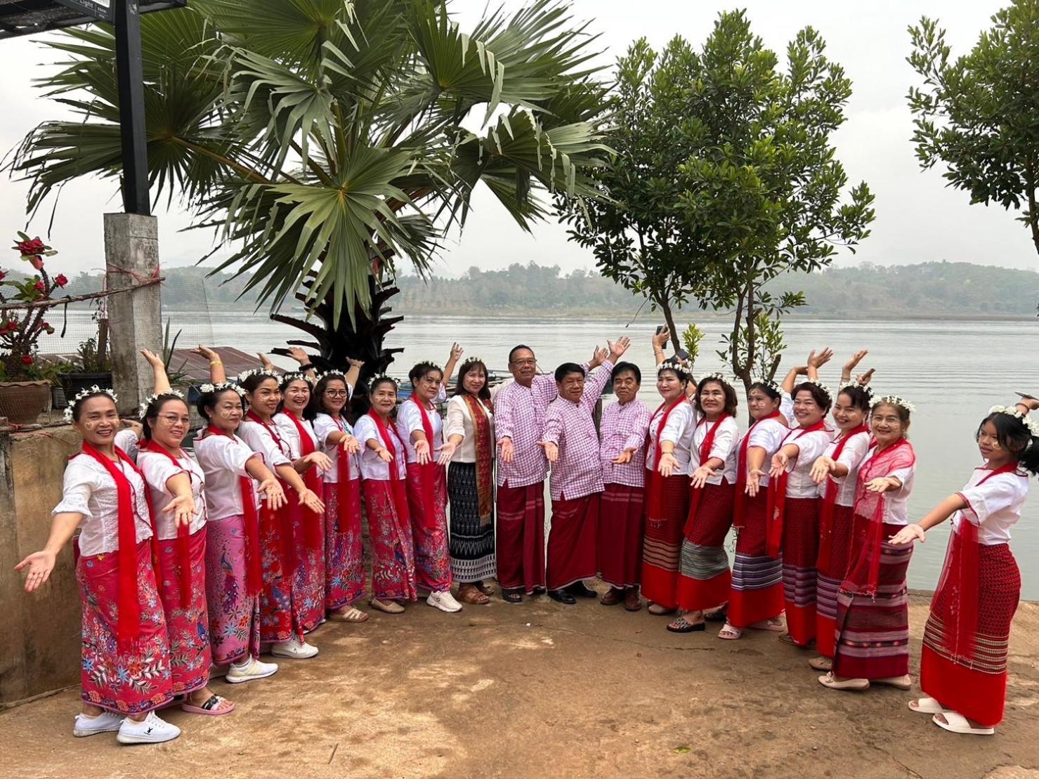 Baan Dongsak River View سانغكلا بوري المظهر الخارجي الصورة