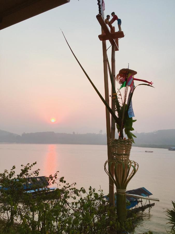 Baan Dongsak River View سانغكلا بوري المظهر الخارجي الصورة